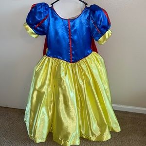 Snow White puffy dress size 4